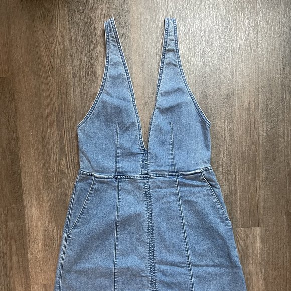 H&M Dresses & Skirts - OVERALL MINI JEAN DRESS